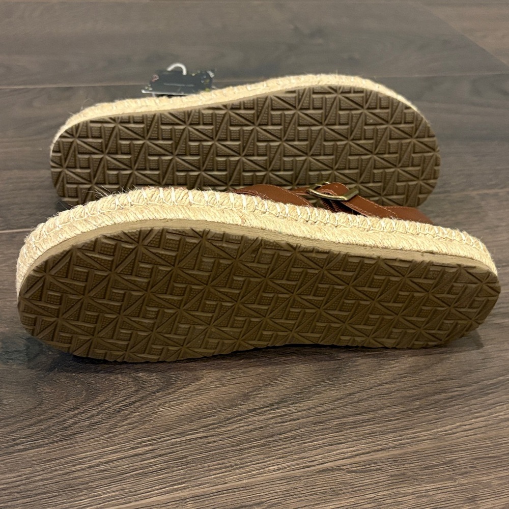 NWT 💕 Haute Hippie Brown / Tan Strappy flat boho espadrilles Sandals - 8.5 - Picture 8 of 9